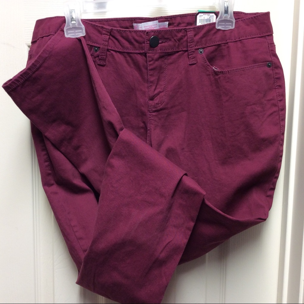 New No Boundaries junior 17 skinny jeans burgundy